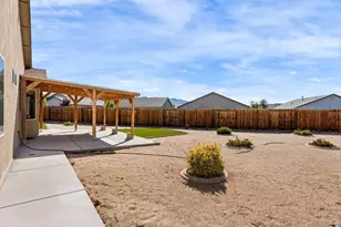 242 Red Oak Dr, Fernley, NV 89408 - Photo 17