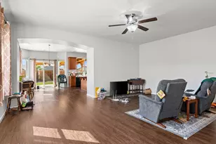 242 Red Oak Dr, Fernley, NV 89408 - Photo 3
