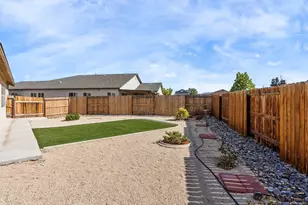 242 Red Oak Dr, Fernley, NV 89408 - Photo 23