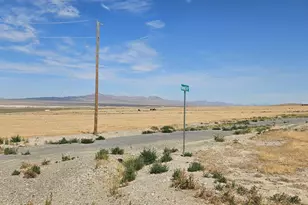 11640 Mammoth Pool Ct, Lovelock, NV 89419 - Photo 1