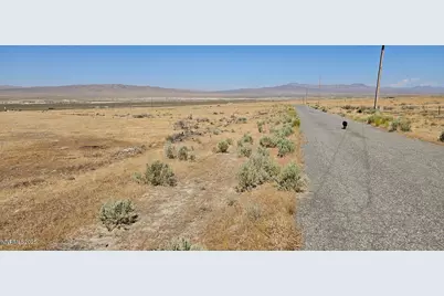 22245 Old Victory Highway #311, Lovelock, NV 89419 - Photo 13