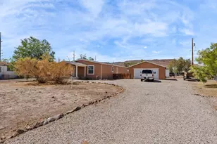 1740 Donner Trail, Silver Springs, NV 89429 - Photo 3