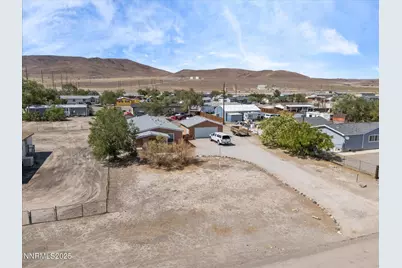 1740 Donner Trail, Silver Springs, NV 89429 - Photo 35