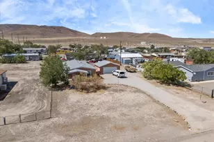 1740 Donner Trail, Silver Springs, NV 89429 - Photo 35