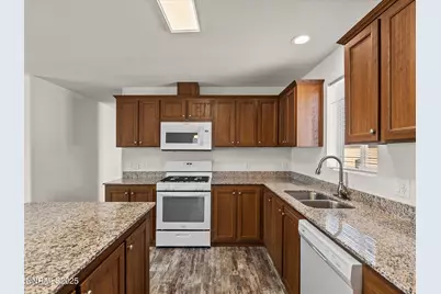 1740 Donner Trail, Silver Springs, NV 89429 - Photo 11