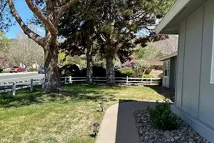 7050 Pembroke Dr, Reno, NV 89502 - Photo 39