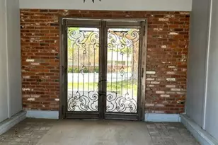 7050 Pembroke Dr, Reno, NV 89502 - Photo 5