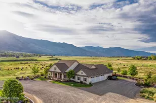 600 Artemesia Ln, Gardnerville, NV 89460 - Photo 3