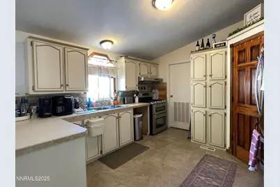 6305 Silver Knolls Court, Winnemucca, NV 89445 - Photo 9