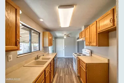 11590 Tupelo Street, Reno, NV 89506 - Photo 9