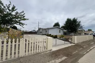 220 Antelope Dr, Battle Mountain, NV 89820 - Photo 1