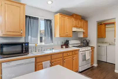 7571 Diamond Pointe Way, Reno, NV 89506 - Photo 19