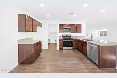 737 Valmy Drive, Reno, NV 89506 - Photo 5