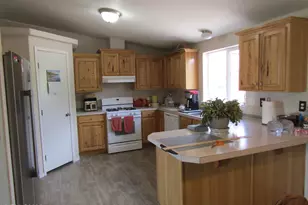 15 Overland St, Yerington, NV 89447 - Photo 5