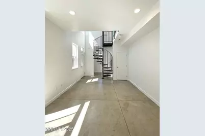 446 Roberts Street, Reno, NV 89502 - Photo 5