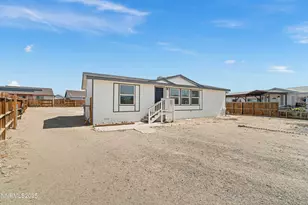 863 Jennys Ln, Fernley, NV 89408 - Photo 3