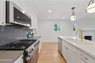 625 Hunter Lake Dr, Reno, NV 89509 - Photo 9