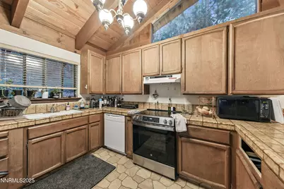 349 Maryanne Drive, Stateline, NV 89449 - Photo 5