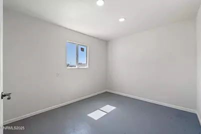 2725 E Fir Street, Silver Springs, NV 89429 - Photo 29