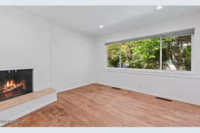 850 W 11th Street, Reno, NV 89503 - Photo 7