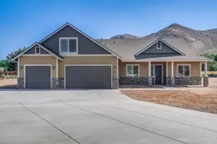 2765 Squires St, Minden, NV 89423 - Photo 3