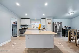 2735 Daffodil Wy, Reno, NV 89512 - Photo 15