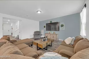 9758 Pelican Pointe Dr, Reno, NV 89506 - Photo 7