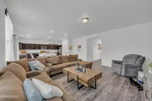 9758 Pelican Pointe Dr, Reno, NV 89506 - Photo 9