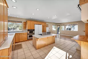 7385 N Pembroke Dr, Reno, NV 89502 - Photo 9