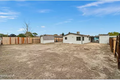 1025 Villa Way, Fernley, NV 89408 - Photo 5