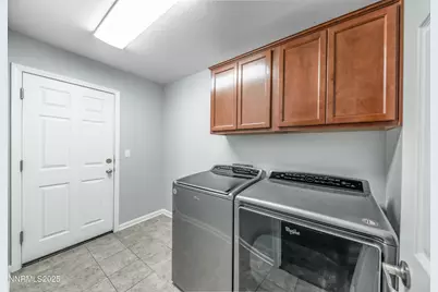 8905 Convair Way, Reno, NV 89506 - Photo 31