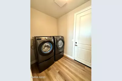 406 Heirloom Street, Sparks, NV 89441 - Photo 13