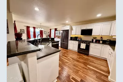 641 Megan Way, Fallon, NV 89406 - Photo 3