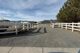 25 Nives Ct, Sparks, NV 89441 - Photo 61