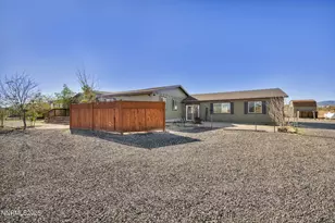5225 White Oak Dr, Silver Springs, NV 89429 - Photo 5