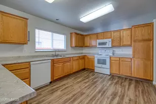 17780 Oakview Ct, Reno, NV 89508 - Photo 11