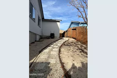 7310 Lindsey Lane, Sparks, NV 89436 - Photo 7