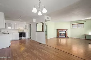920 Brentwood Dr, Reno, NV 89502 - Photo 7