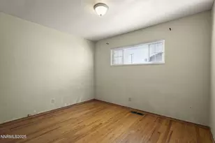 920 Brentwood Dr, Reno, NV 89502 - Photo 13