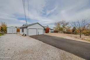 375 Hoge Rd, Reno, NV 89506 - Photo 17
