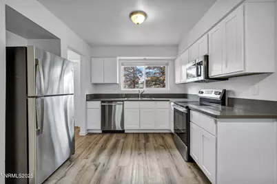 385 Smithridge Park, Reno, NV 89502 - Photo 9