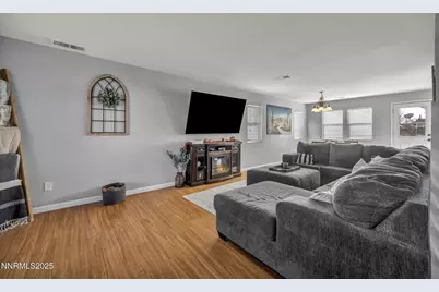 1431 Honey Locust Avenue, Gardnerville, NV 89410 - Photo 7