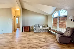 195 W Classic Way, Fallon, NV 89406 - Photo 3