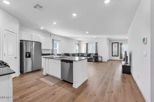 7523 Grassy Plns Dr, Reno, NV 89506 - Photo 5