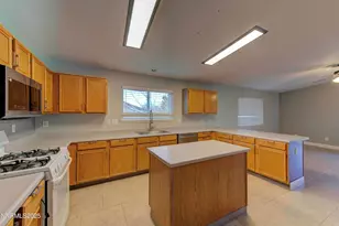 5559 Cornflower Ct, Sun Valley, NV 89433 - Photo 5