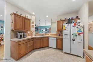 689 Canary Cir, Fernley, NV 89408 - Photo 7