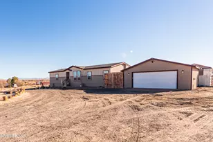 2595 E 4th St, Silver Springs, NV 89429 - Photo 7
