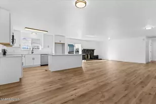 10655 Silver Spur Dr, Reno, NV 89508 - Photo 9