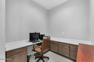 2285 Jagged Peak Ln, Sparks, NV 89436 - Photo 23