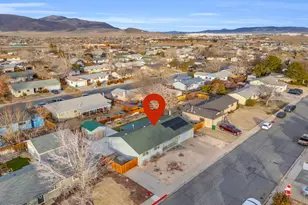 812 F St, Fernley, NV 89408 - Photo 3